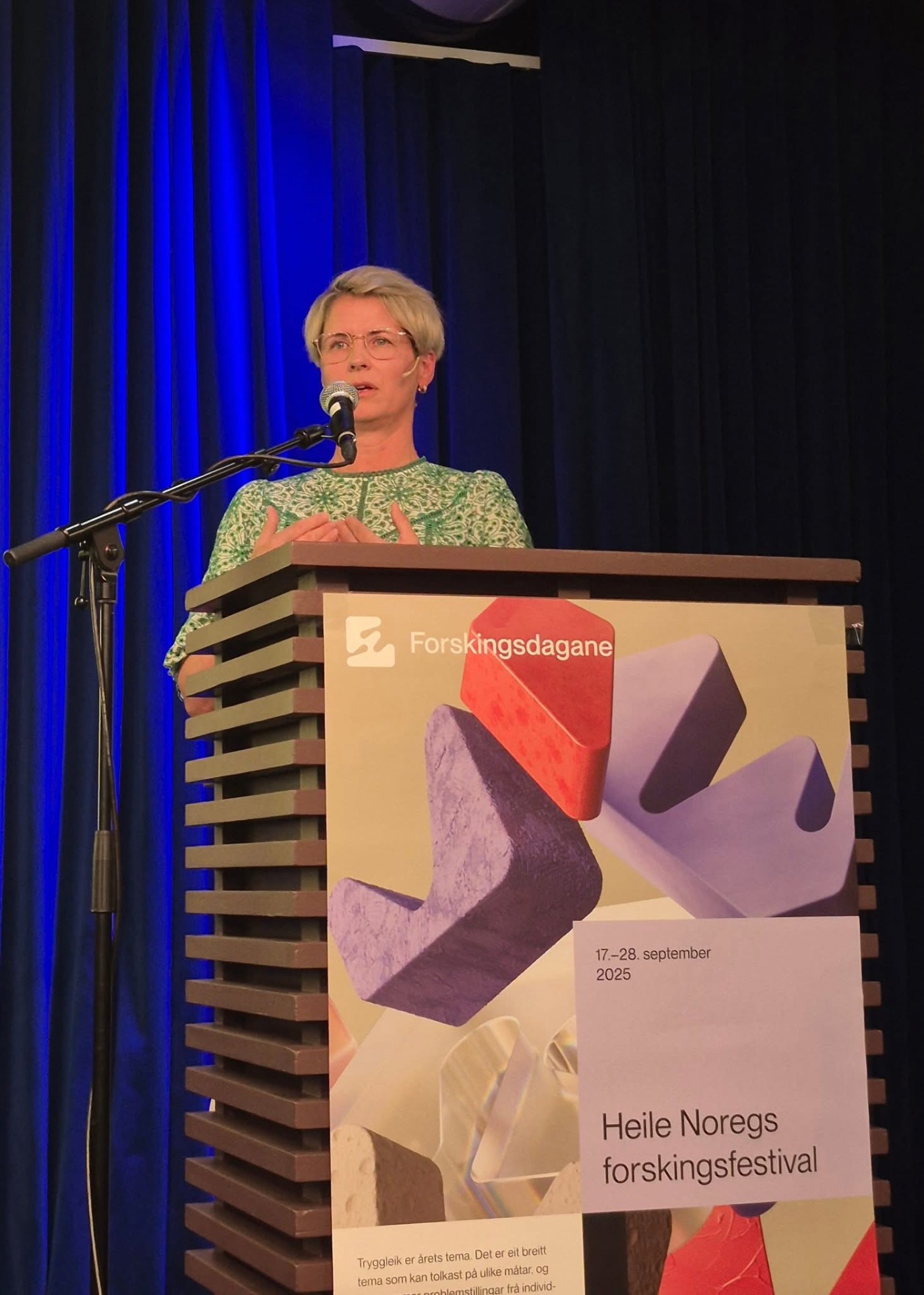 Seminar 18.09.2025 på Litteraturhuset i Oslo: "Hvordan kan vi forstå og behandle Long covid og CFS/ME" Et arrangement av Recovery Norge på Forskningsdagene 